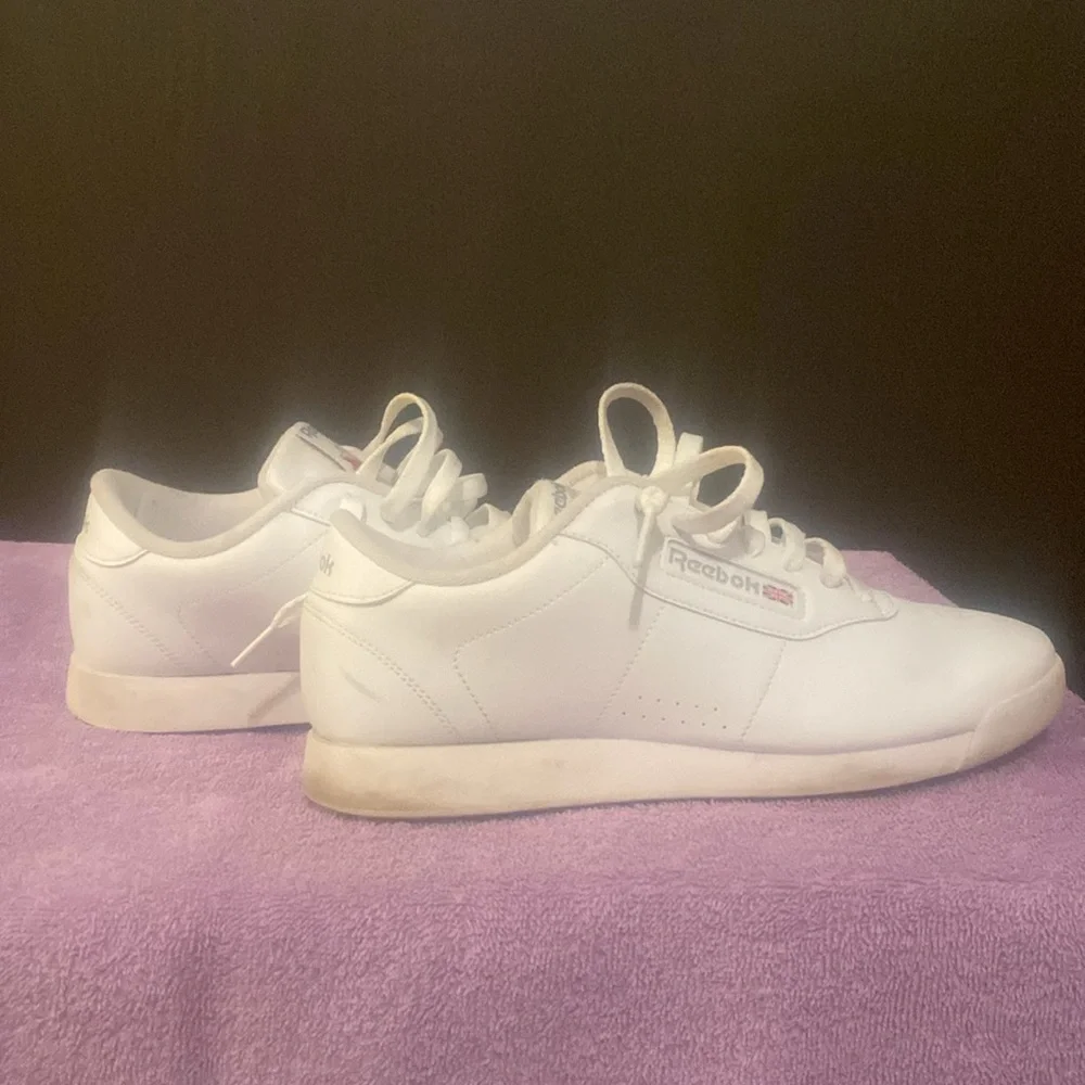 Reeboks - Picture 3 of 6